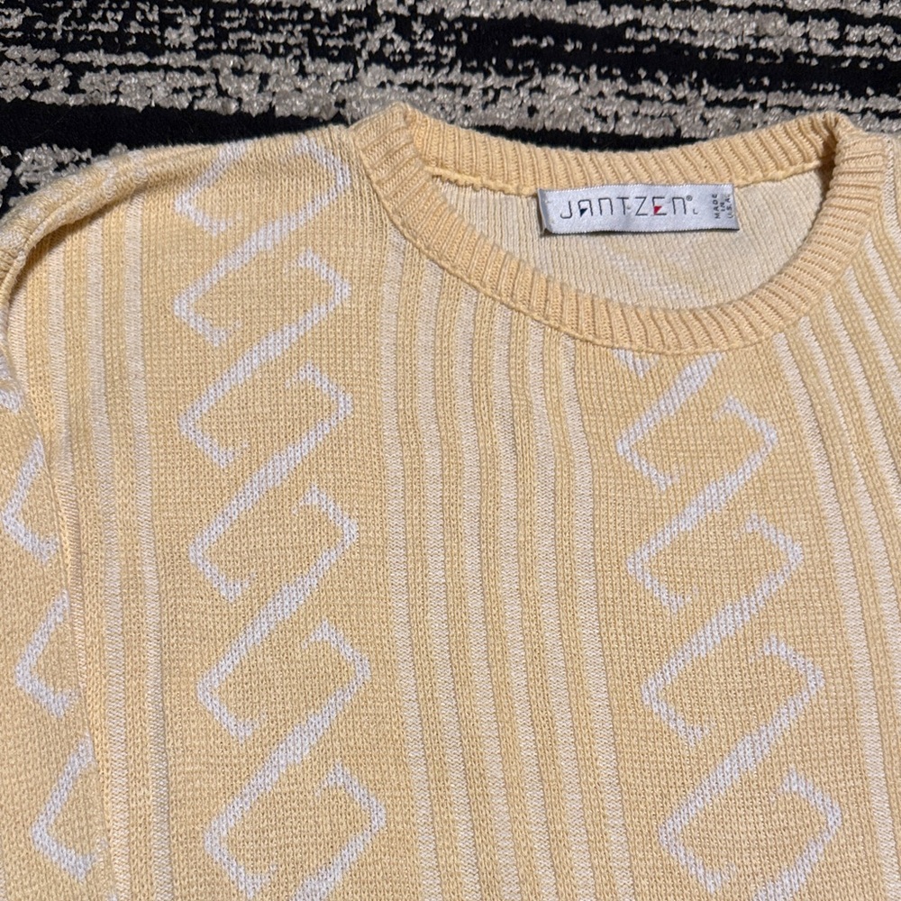 Jantzen Cream and White Knit Top - Picture 3 of 5